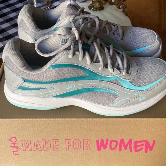 Athletic shoe by Ryko grey and aqua - Picture 3 of 5